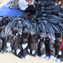 China factory wholesale Tanned Fox Hides Silver Fox Fur Pelts for Sale